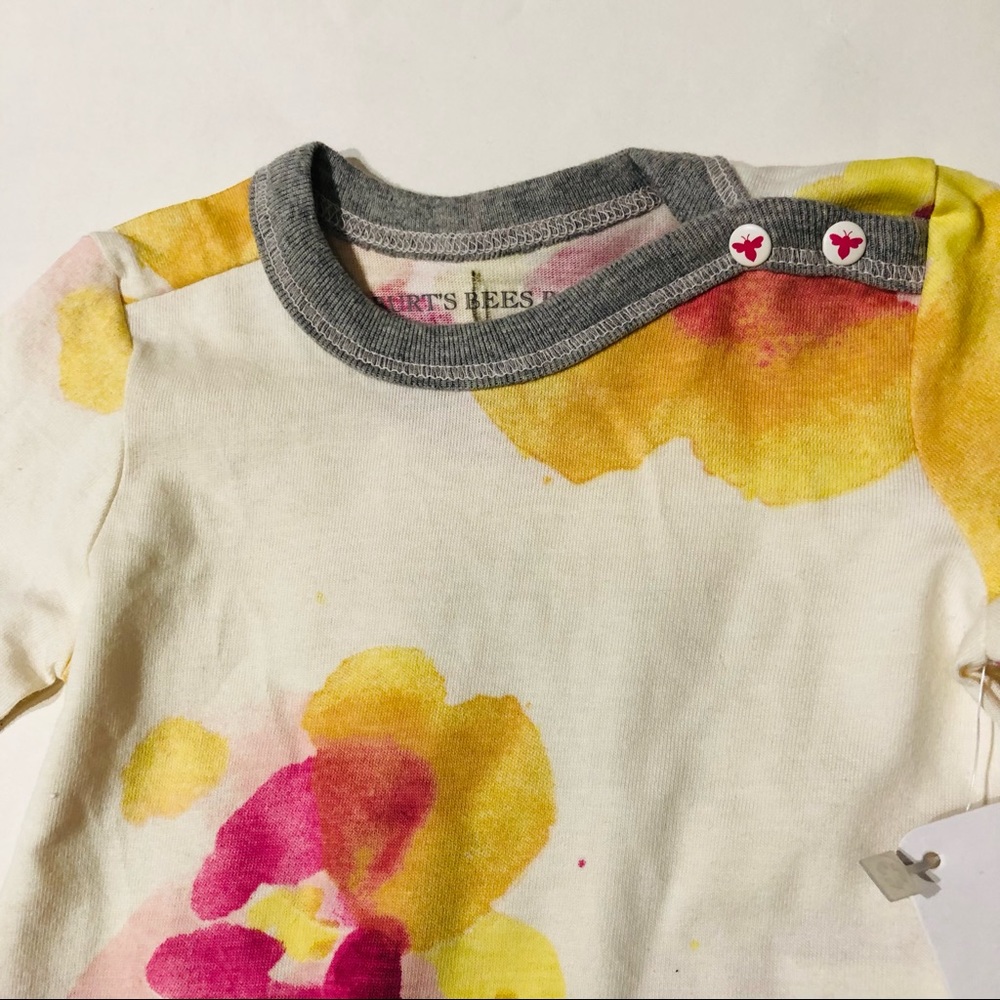 NWT Burt’s Bees 0-3m floral spring romper - Picture 2 of 8
